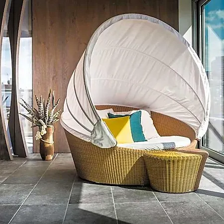 Saks Urban Design Frankfurt Hotel 4*