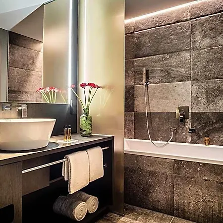 Hotel Saks Urban Design Frankfurt 4*