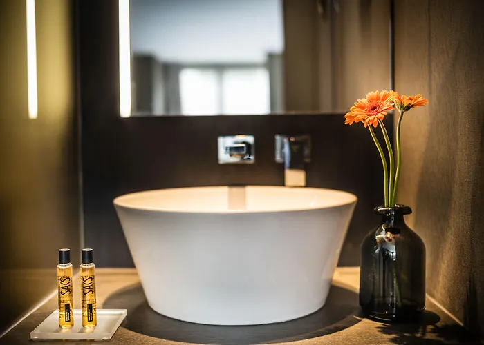 Saks Urban Design Frankfurt Otel 4*