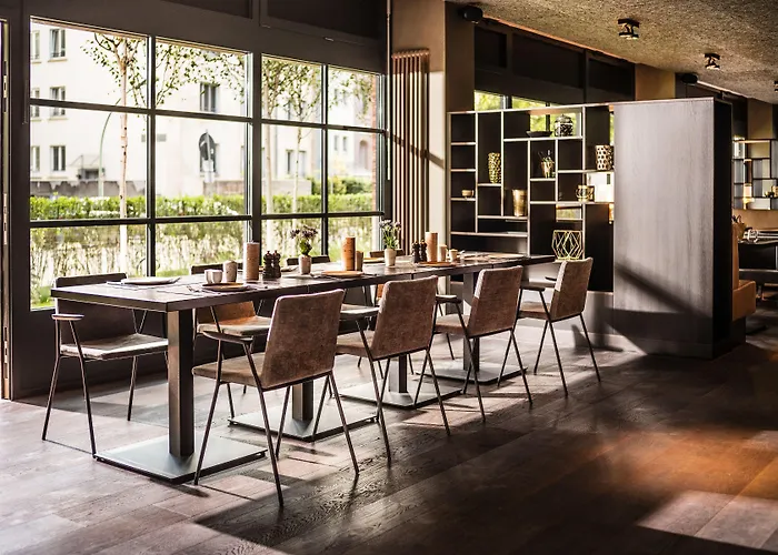 Saks Urban Design Frankfurt Otel 4*