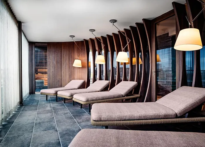 Saks Urban Design Frankfurt Otel 4*